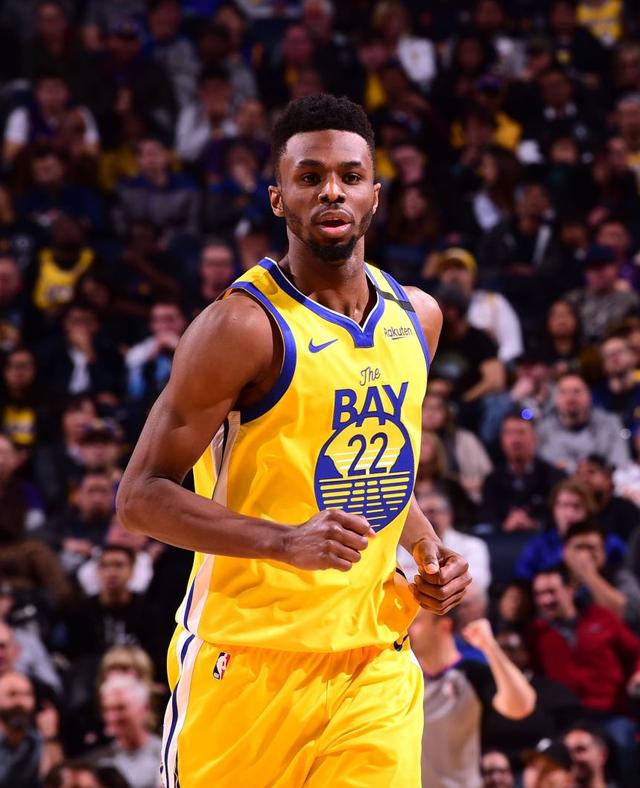 可圈可点！陈国豪半场5中4拿到11分5板全队最高 罚球4中3（状态火热！陈国豪半场5投4中砍下11分5篮板全队最高，罚球4罚3中）