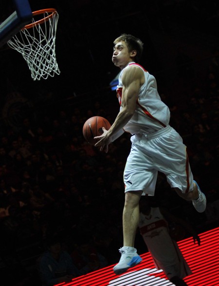 媒体人：国安本希望找邵佳一执教，新帅大概率仍是欧洲外教（媒体称：国安原计划由邵佳一执教，新主帅仍大概率来自欧洲）