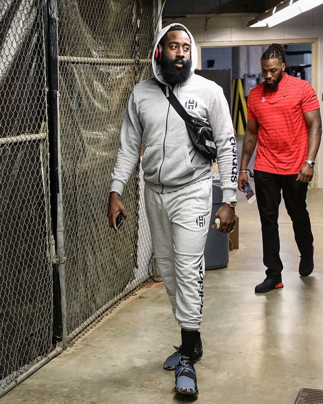 加拉塔萨雷高层炮轰土耳其足协：因遭裁判针对拒绝出席明日仪式（加拉塔萨雷高层怒斥土耳其足协：称遭裁判针对，拒绝出席明日仪式）