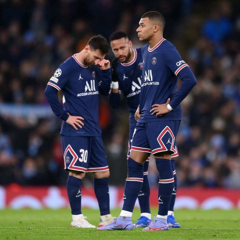 篮球盛宴：NBA杯MVP之争（篮坛狂欢：NBA杯MVP争夺战）