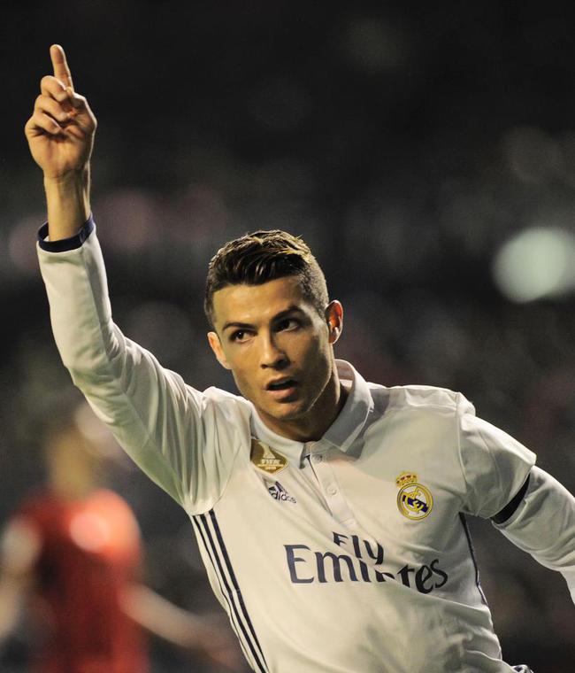 剑南春丨拜仁3-1逆转圣保利，迪亚斯传射，格雷罗、雅克松建功（剑南春丨拜仁3-1逆转圣保利：迪亚斯传射立功，格雷罗、雅克松相继破门）