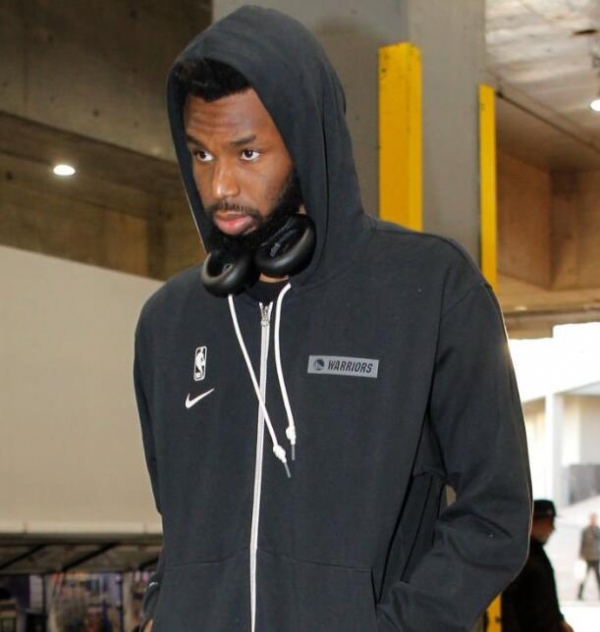 球迷在青年欧冠里对切尔西球员进行种族歧视，卡拉巴赫被罚款（青年欧冠发生针对切尔西球员的种族歧视事件，卡拉巴赫被罚款）