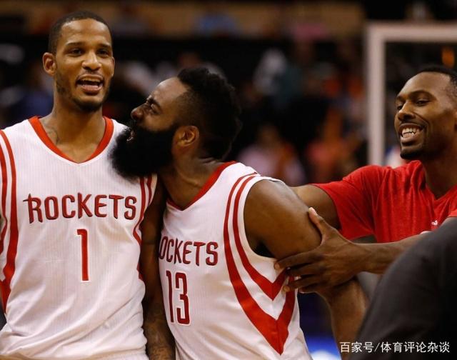 维尼修斯晒观看解放者杯决赛照片，随后庆祝母队弗拉门戈夺冠（维尼修斯晒解放者杯决赛观赛照，随即庆祝母队弗拉门戈夺冠）