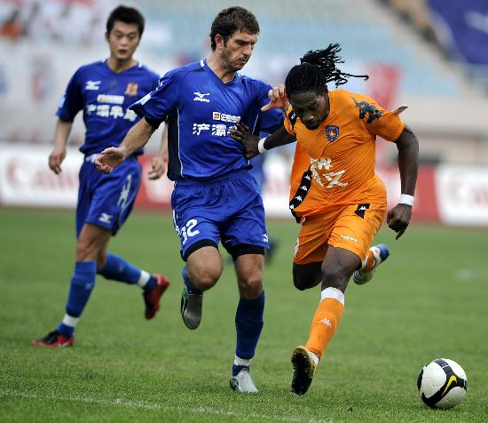 中超11月最佳球员候选：法比奥领衔，王燊超、吴曦、侯森在列（中超11月最佳球员候选出炉：法比奥领衔，王燊超、吴曦、侯森入围）