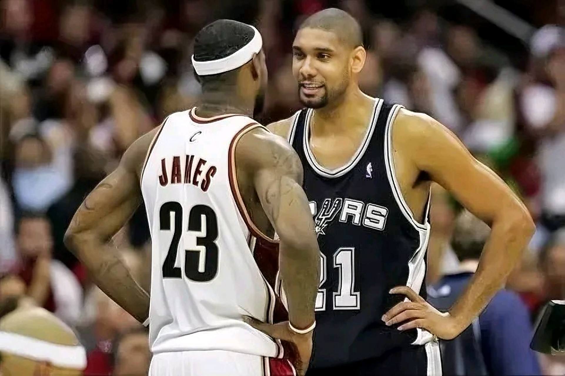 斯帕莱蒂：对球队整体表现很满意；DV9带伤出战表现出了责任感（斯帕莱蒂满意全队发挥，赞DV9带伤上阵尽显担当）