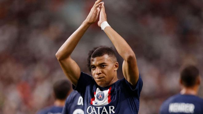 布莱顿老板被其公司一名前雇员指控，运营6亿镑秘密赌球集团（前雇员与其前公司就博彩相关说法引发争议）