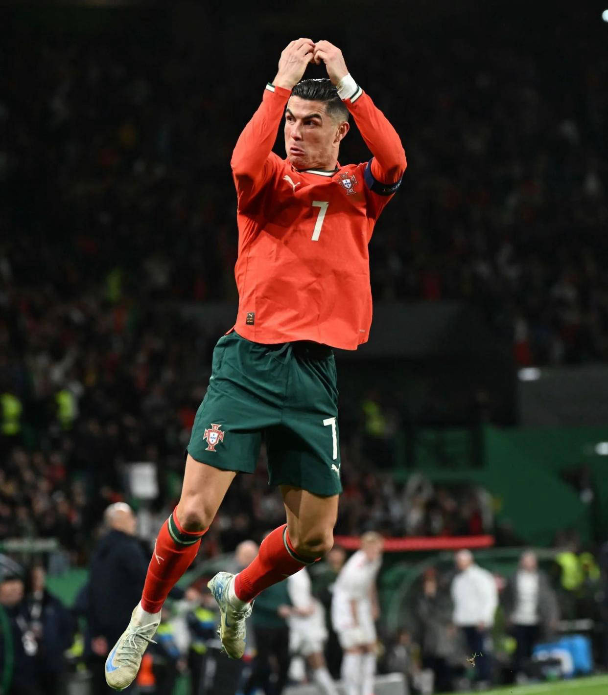 马德兴：我们的足球领导没有荣辱观，不觉得0-8是耻辱（马德兴：足球高层缺乏荣辱观，竟不以0-8为耻）