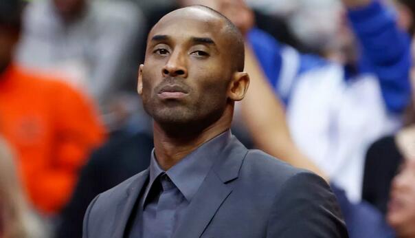 36分钟2板！艾顿遭喷惨：畏惧对抗+不会抢板+防守漏洞+非内线答案（36分钟仅2篮板！艾顿遭狂批：惧身体对抗、抢板乏力、防守漏洞百出、并非内线答案）